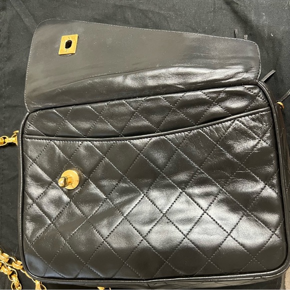 Authentic*RARE 1994 Chanel Camera Bag with Bijoux chain - Picture 11 of 17